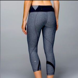 Lululemon Run: Inspire Crop II *All Luxtreme
Heathered Deep Coal